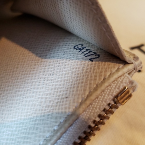 Louis Vuitton Emilie wallet - Picture 6 of 8